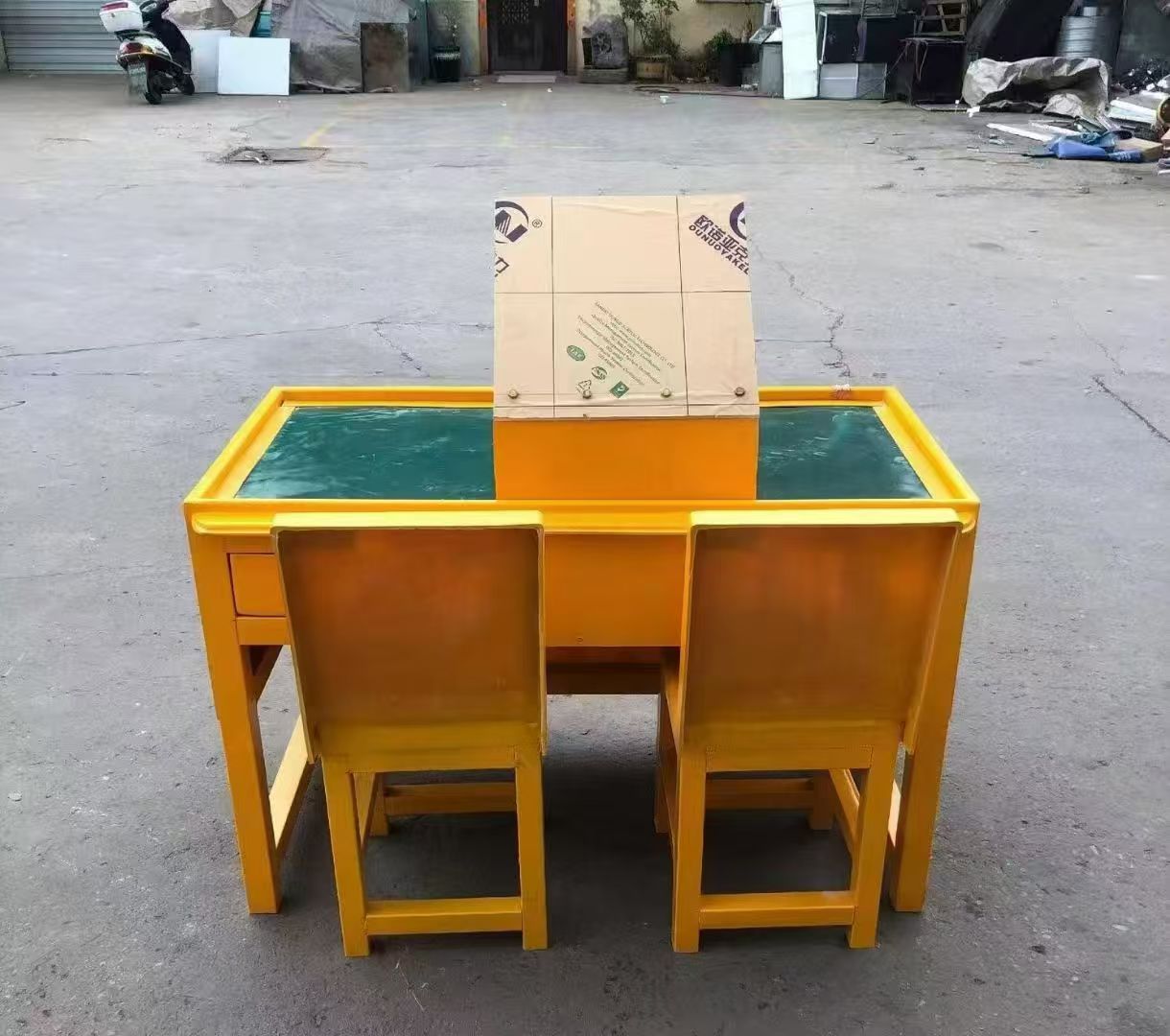 鹿寨防静电导通桌井下煤矿火工品发放桌：危险品流转的安全守护者